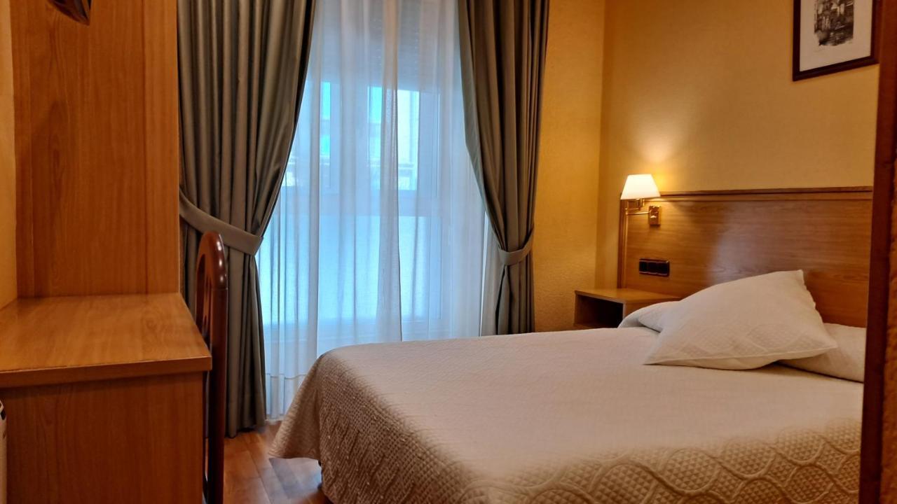 Pension La Concha Сан-Себастьян Экстерьер фото