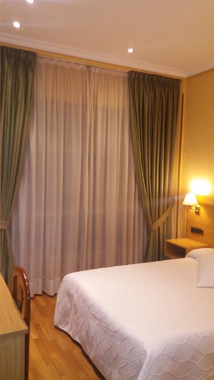 Pension La Concha Сан-Себастьян Экстерьер фото