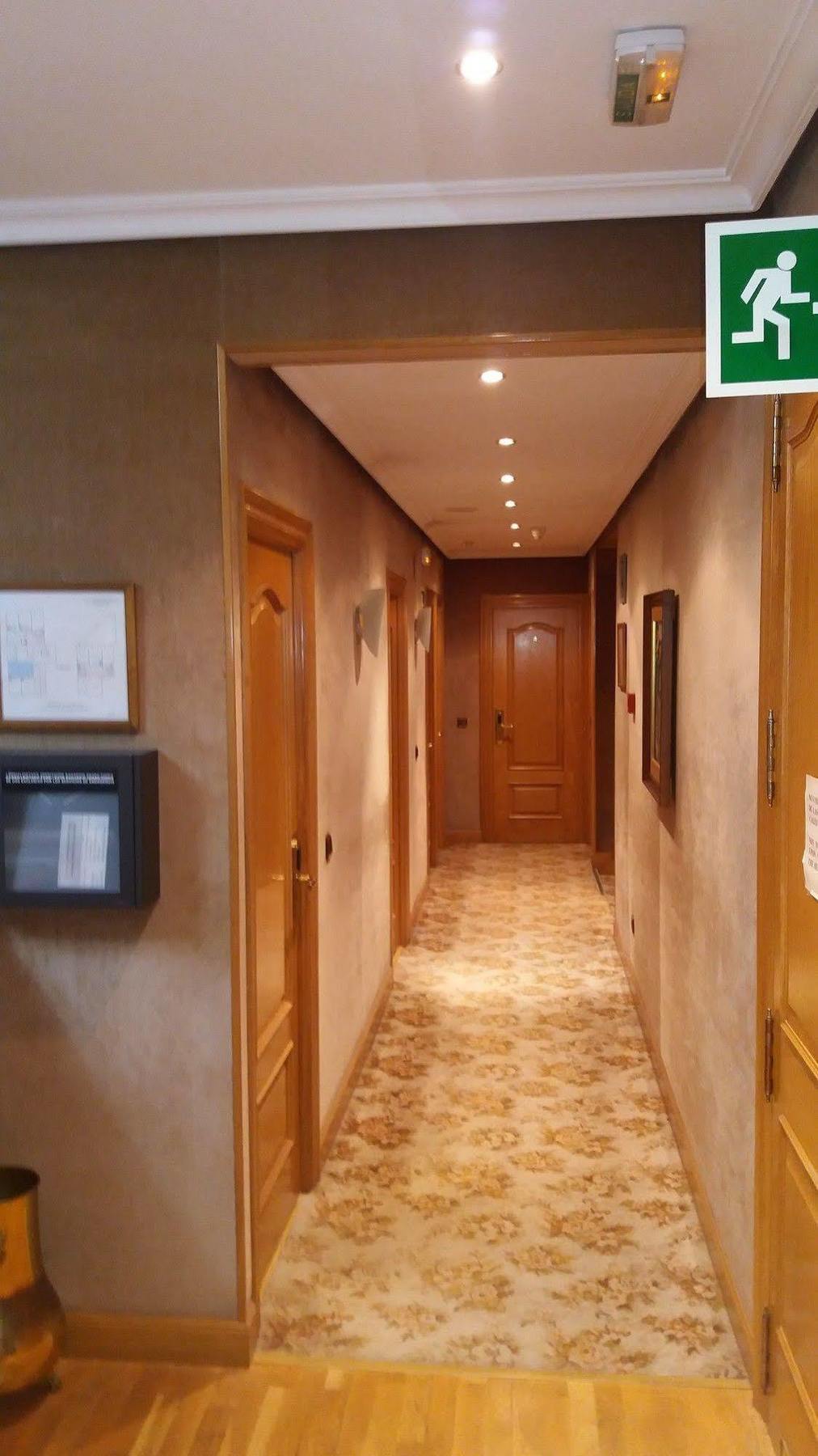 Pension La Concha Сан-Себастьян Экстерьер фото